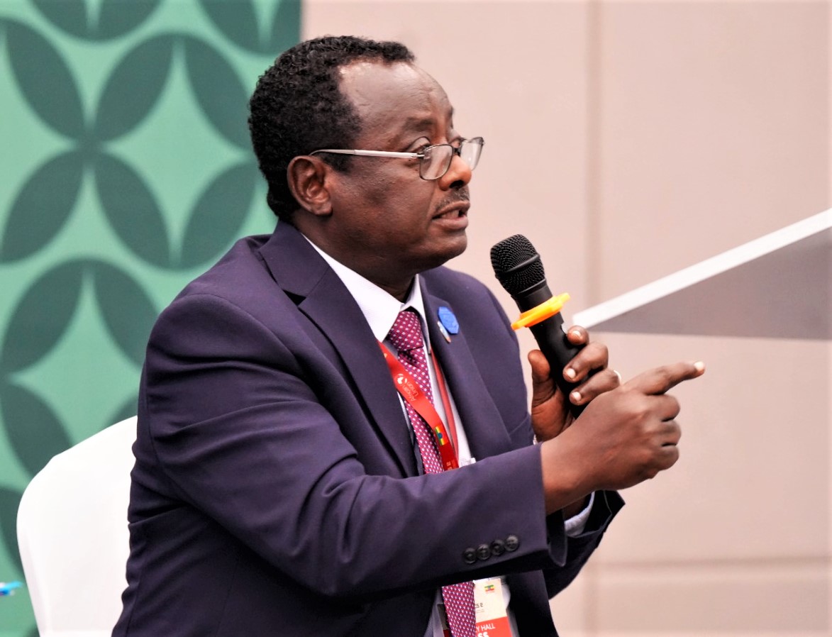 FAOAfrica's tweet image. Don’t just hear about it, relive it! FAO’s program at the Africa Climate Summit 2025 was a success.
Catch all the highlights here 👉 bit.ly/4miYQwQ 
#ACS2