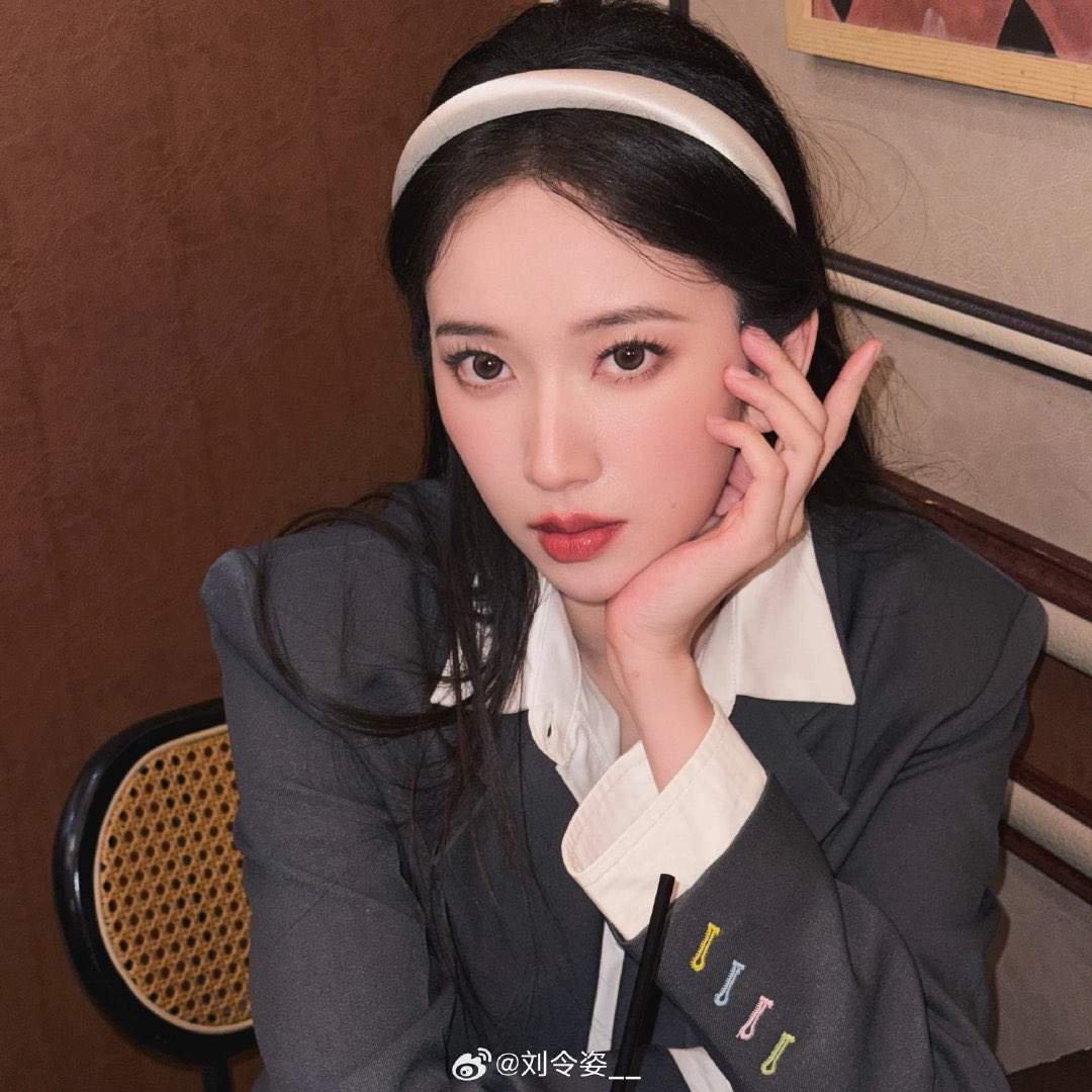 lingzi pics tweet media