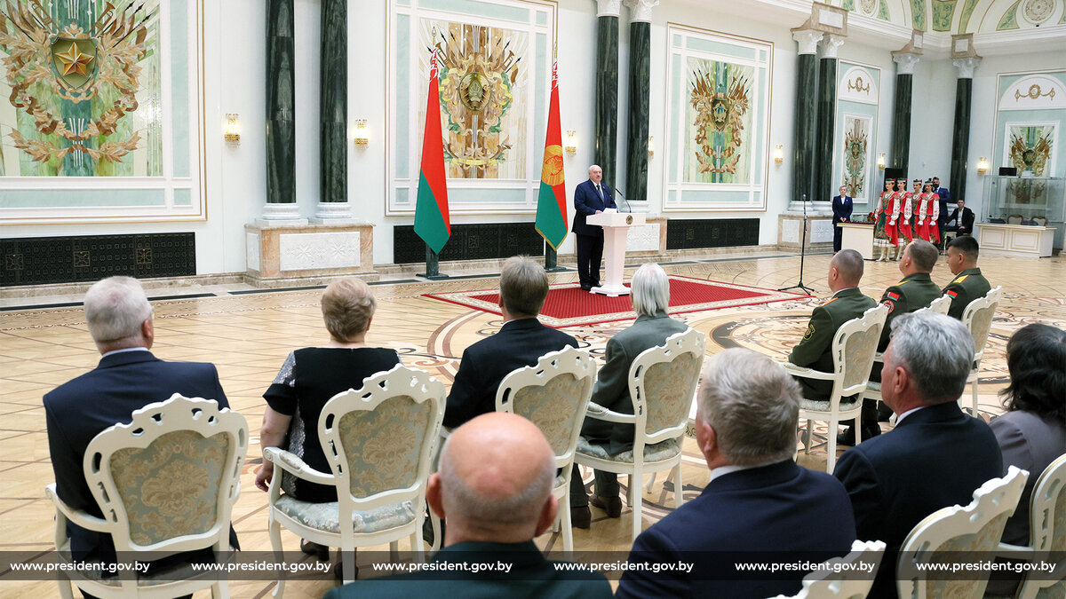 🇧🇾President #Lukashenko:

17 Sept. 1939, when the artificial shameful border between Western &amp; Eastern Belarus was erased, is perceived as an act of restoring historical justice.
This day is the cornerstone of the unity of the nation &amp; is one of the main state holidays of Belarus
