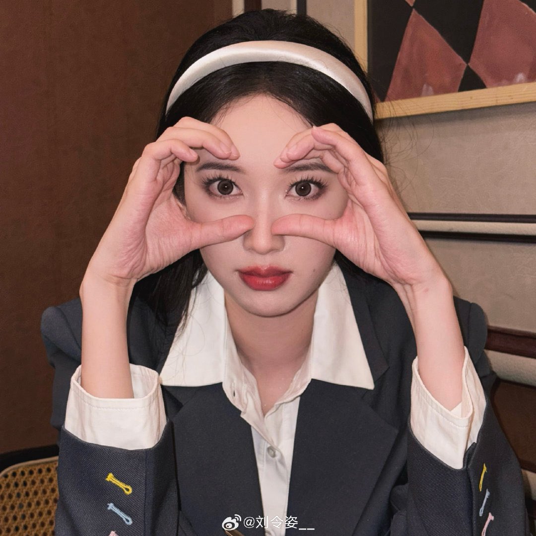 lingzi pics tweet media