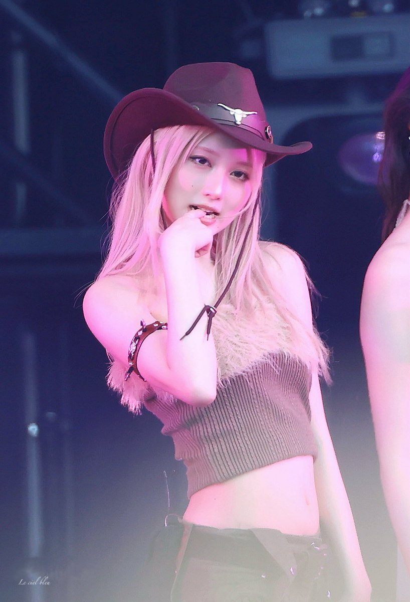 G09cXp6aUAAql6c?format=jpg&name=medium