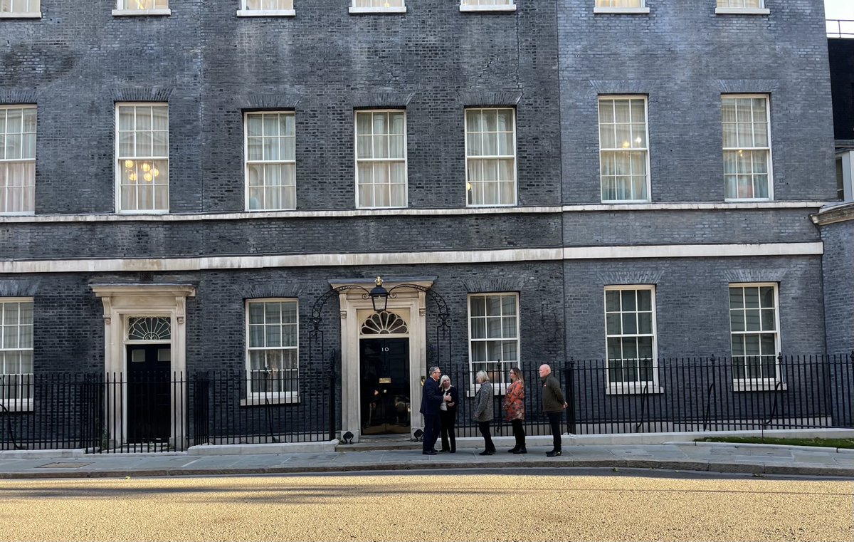 JasonFarrellSky's tweet image. Hillsborough campaigners arriving for breakfast at No10 after getting Hillsborough Law accepted by government. PM gave big hug to Margaret Aspinall who said afterwards that this wasn’t just for the 97 - “this is a legacy for the people of this country”