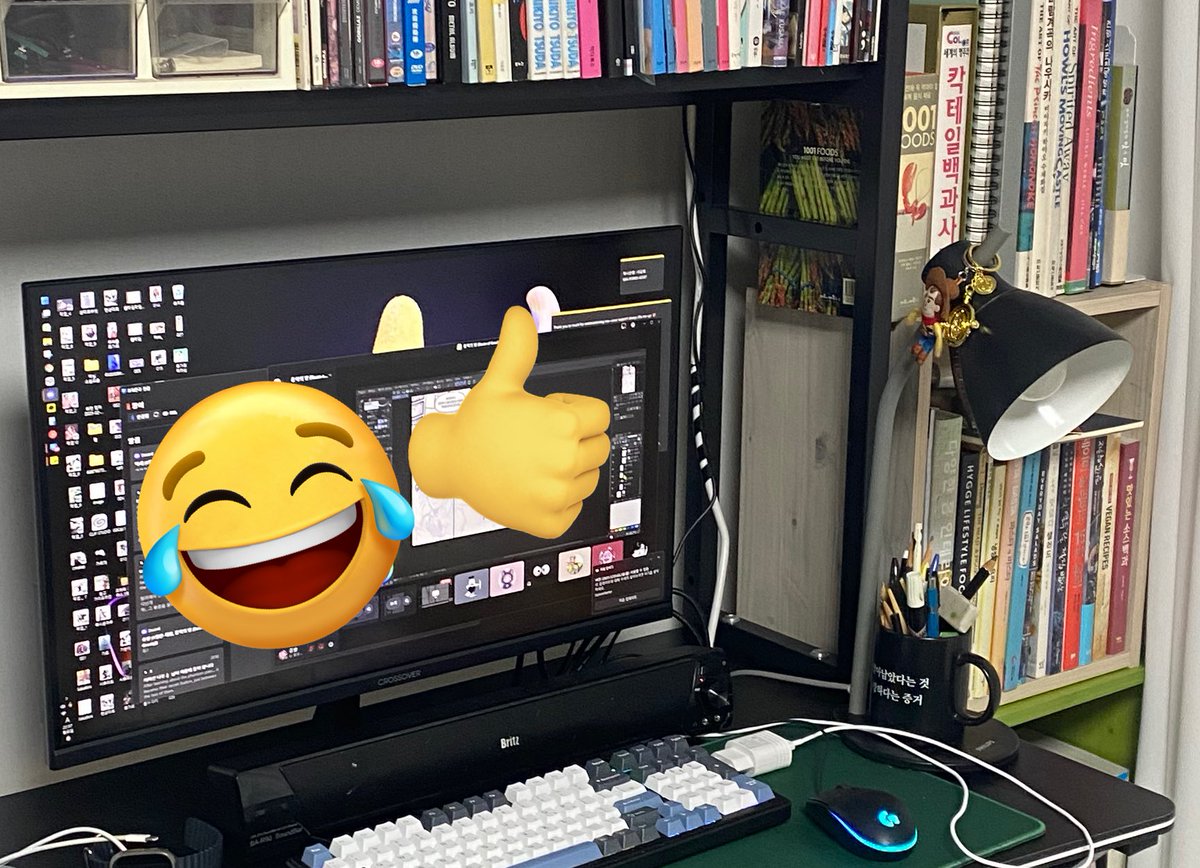 컴이 되는데 소리 출력이 똥같이 되서 소리를 찾아 헤메는중.. 스피커 재대로 꼽았는데 소리가 안나옴… 줸장… 왜냐고 내 노동요 앗아 가지마 ㅠ