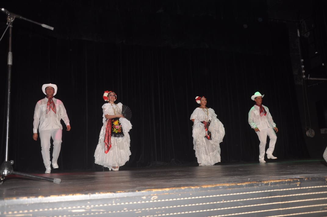 EmbaMexMarr's tweet photo. La Sala #Bahnini de Rabat se llenó de música, color y alegría para celebrar la Independencia de México https://t.co/jz7Vgux3SI