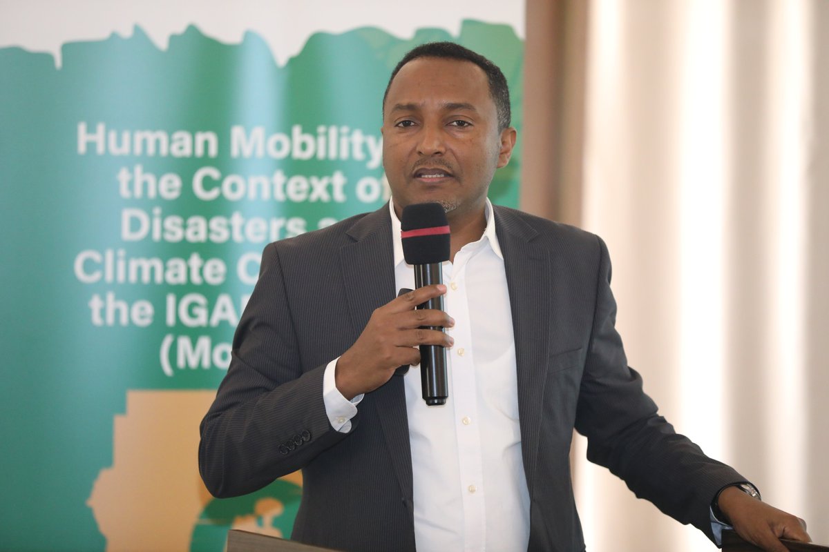 IGADHealthS's tweet photo. 📍Human 𝐌𝐨bility in the Context of 𝐃𝐢sasters 𝐚nd 𝐂limate Change (MoDiaC) in the IGAD Region - Launch

The @IGADsecretariat with funding from the @BMZ_Bund through @giz_gmbh, will implement the MoDiaC Project to support the implementation of regional approaches to climate- and disaster-induced mobility aiming at;

🖍️Strengthening institutional capacities of #IGAD, @IGAD_CPAC #IGADMemberStates,
🖍️Improving evidence-based planning, and 
🖍️Empowering local cross-border communities to better manage mobility challenges.

⚙️ Implementation will be across #IGADMigration, @IGAD_CPAC and @giz_gmbh