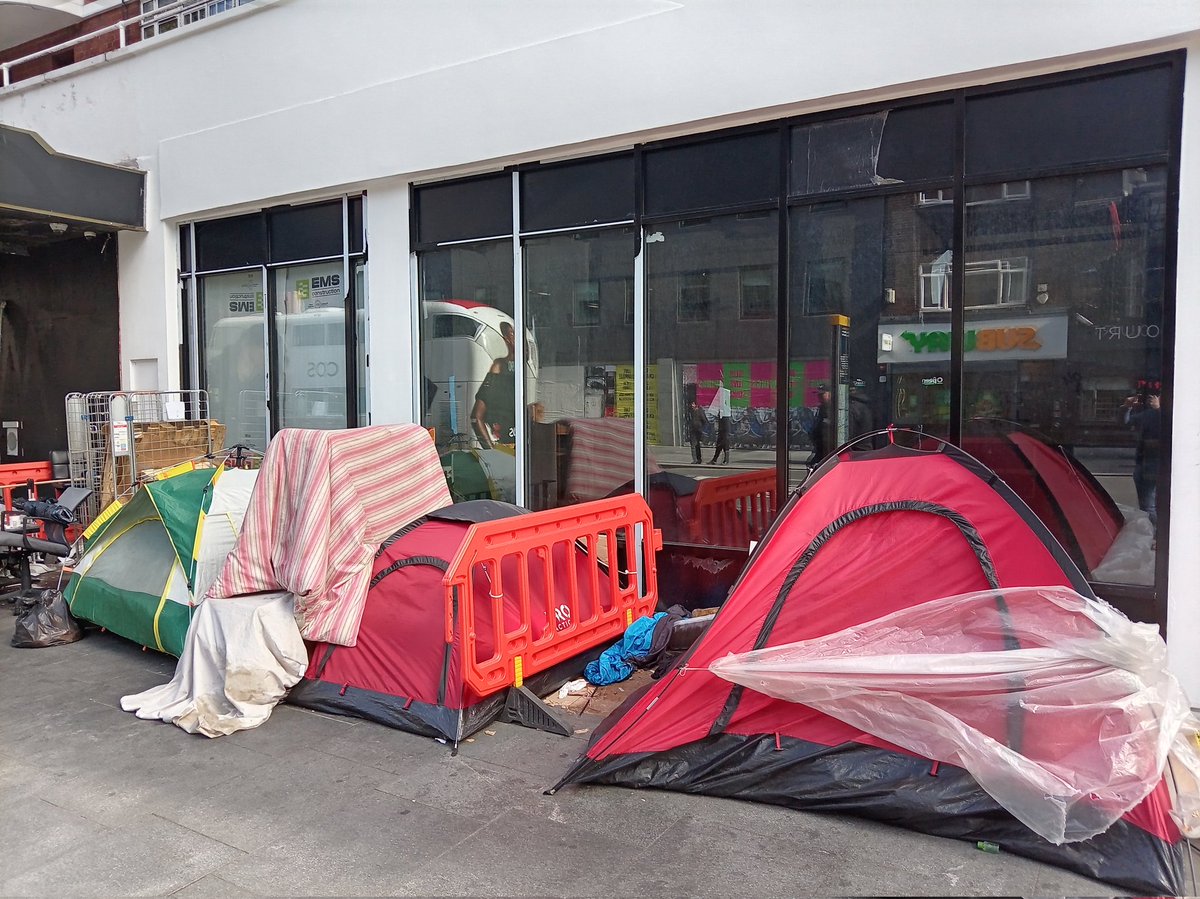 Streets Kitchen (@streetskitchen) on Twitter photo There is a potential eviction from the streets of Tottenham court road right NOW
We need people down here to observe 🙏
Outside empty buildings FFS
Despite promises from <a href="/CamdenCouncil/">Camden Council</a> there is no outreach to support those affected There is a potential eviction from the streets of Tottenham court road right NOW
We need people down here to observe 🙏
Outside empty buildings FFS
Despite promises from <a href="/CamdenCouncil/">Camden Council</a> there is no outreach to support those affected