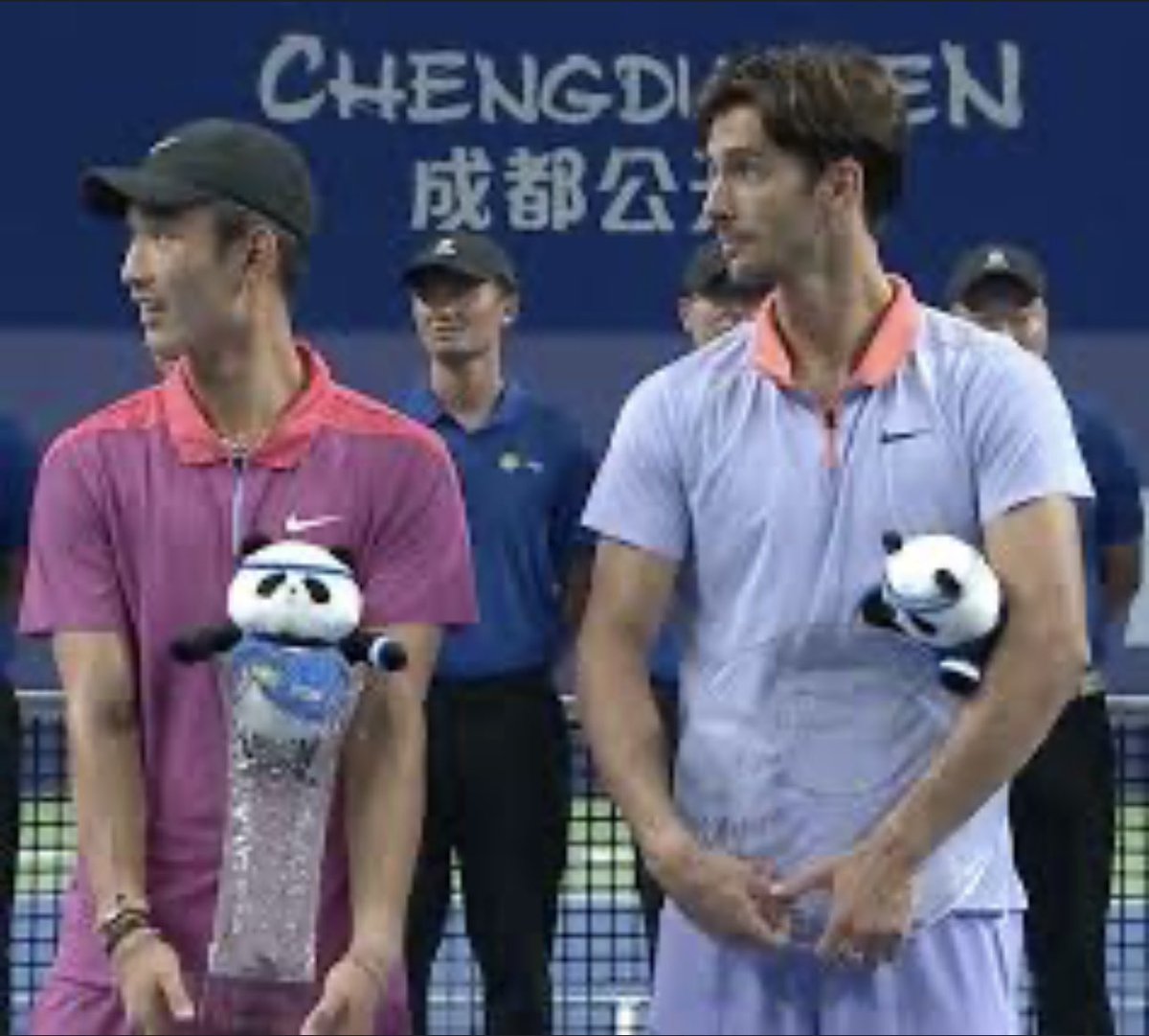 TennisStatss's tweet photo. Will Lorenzo Musetti revenge his lost final last year at the Chengdu Open!! 

After a good US Open he is looking to lift his first trophy of the year!! 
What are your stakes on this!!! 🎾🎾

#Musetti #Chengduopen #tennis https://t.co/hgg10W1nmx