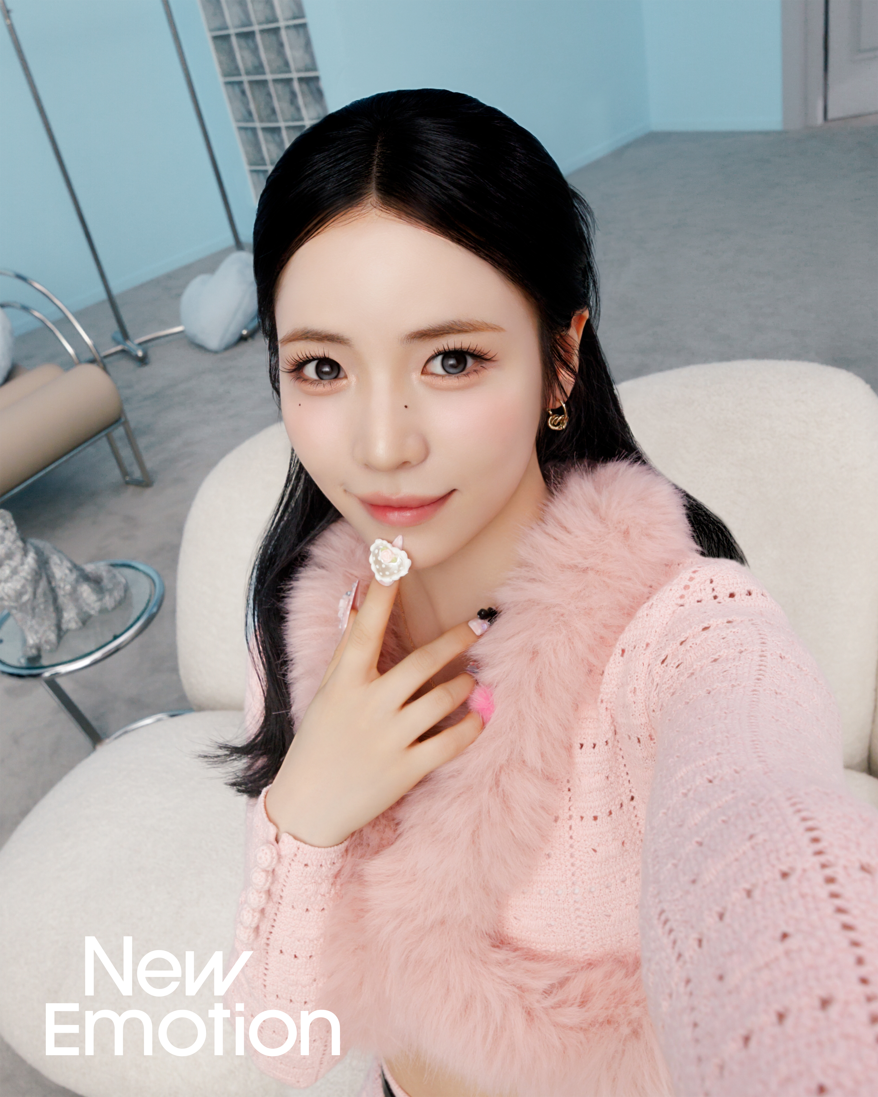 G09eEQKaEAYwlH-?format=jpg&name=4096x4096