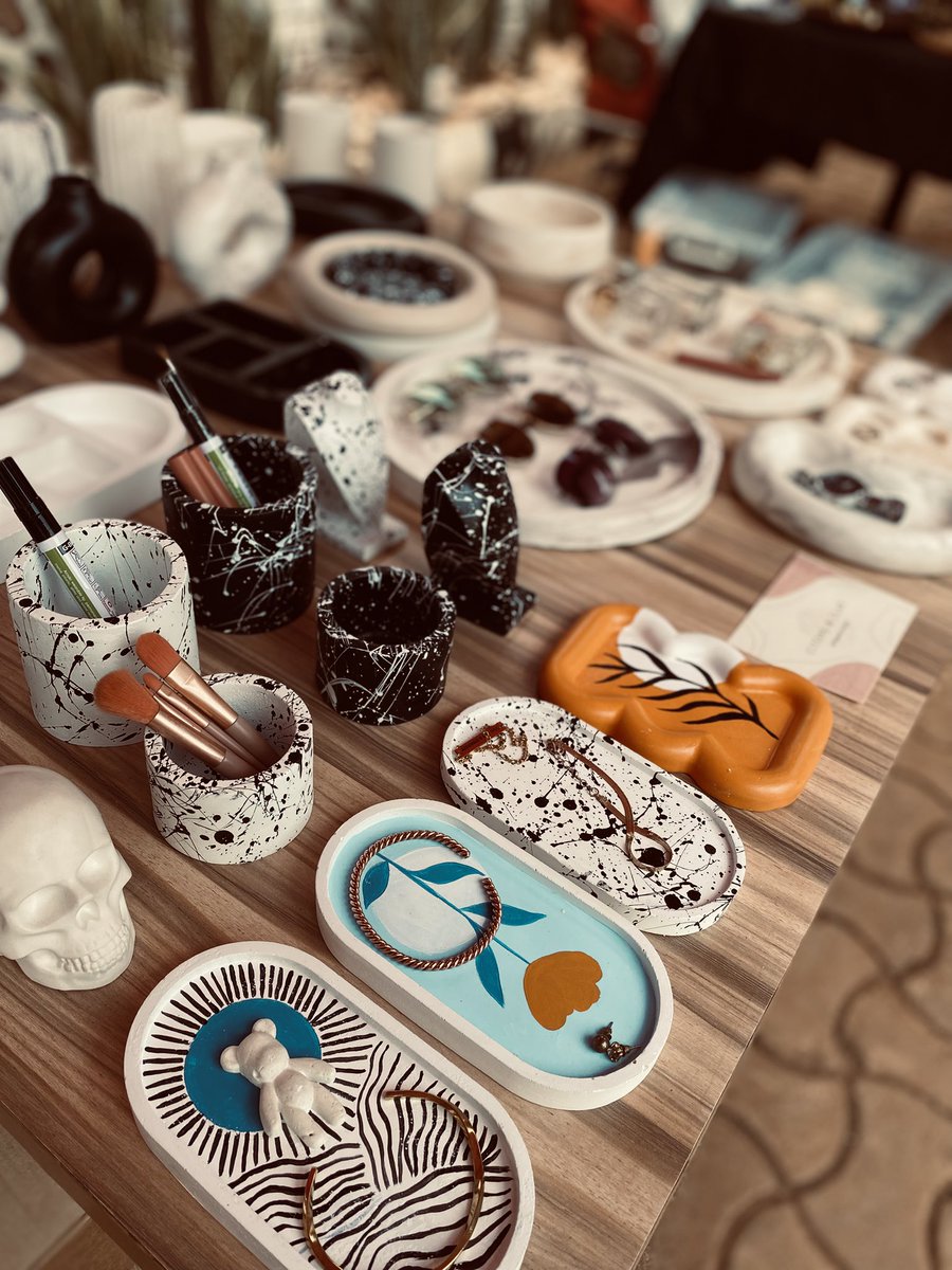 Citone And Clay (@citoneandclay) on Twitter photo Trays and more trays 
Vases and more vases 
🎨 Trays and more trays 
Vases and more vases 
🎨