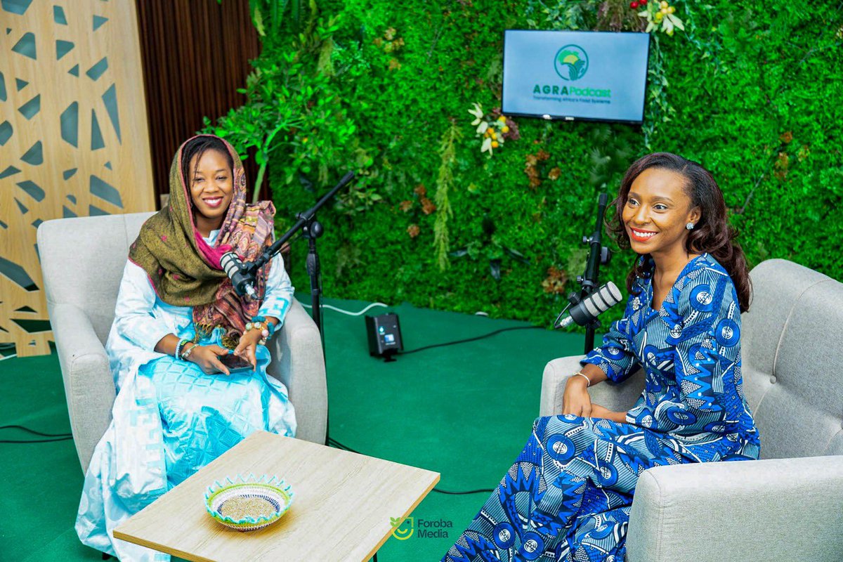 kossajaa's tweet photo. ✨ Retour sur le Jour 1 du #AFSForum2025 !

Quand j’ai lancé Foroba Media, mon objectif était simple : informer et sensibiliser les jeunes sur les opportunités agricoles. Je ne m’attendais pas à vivre des rencontres aussi exceptionnelles… et aujourd’hui, développer ce média est devenu une véritable nécessité. 🚀

Après l’ouverture officielle et la plénière présidentielle, j’ai eu l’honneur d’enregistrer un podcast avec @seforaKodjo , présidente de la @Fondation SEPHIS. 🎙️
👉 Une discussion inspirante sur le travail remarquable de la fondation pour les femmes dans les chaînes de valeur agricoles, mais aussi dans des secteurs tels que la communication, le BTP et le commerce.

Elle a également insisté sur l’opportunité que représente la ZLECAf (Zone de libre-échange continentale africaine), projet phare de l’Union africaine, pour renforcer la sécurité alimentaire et créer des emplois durables en Afrique. 🌍

🙏 Un grand merci à @AGRA Podcast pour cette opportunité.
🎧 Restez connectés : l’épisode arrive très bientôt !

#AFSForum2025 #ForobaMedia #YouthInAg #Agriculture #FoodSecurity #ZLECAf #WomenInAg #Podcast #Innovation #AgriBusiness #AfricaRising