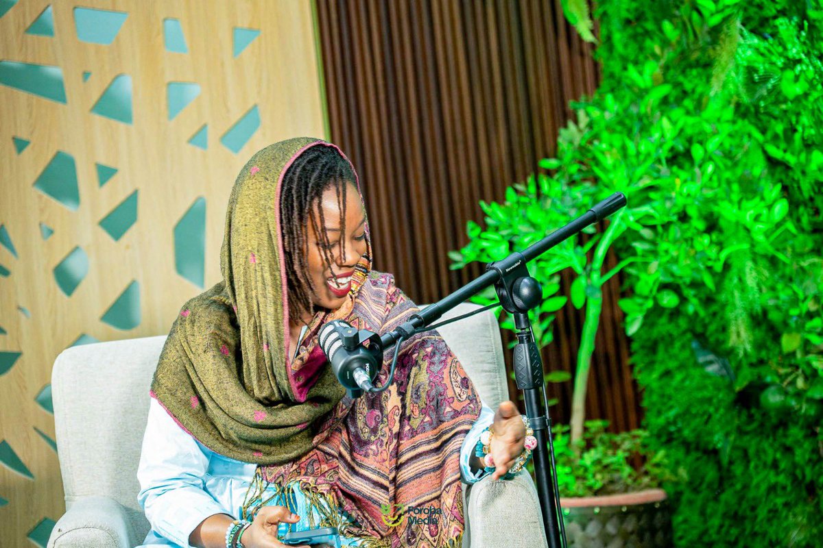kossajaa's tweet photo. ✨ Retour sur le Jour 1 du #AFSForum2025 !

Quand j’ai lancé Foroba Media, mon objectif était simple : informer et sensibiliser les jeunes sur les opportunités agricoles. Je ne m’attendais pas à vivre des rencontres aussi exceptionnelles… et aujourd’hui, développer ce média est devenu une véritable nécessité. 🚀

Après l’ouverture officielle et la plénière présidentielle, j’ai eu l’honneur d’enregistrer un podcast avec @seforaKodjo , présidente de la @Fondation SEPHIS. 🎙️
👉 Une discussion inspirante sur le travail remarquable de la fondation pour les femmes dans les chaînes de valeur agricoles, mais aussi dans des secteurs tels que la communication, le BTP et le commerce.

Elle a également insisté sur l’opportunité que représente la ZLECAf (Zone de libre-échange continentale africaine), projet phare de l’Union africaine, pour renforcer la sécurité alimentaire et créer des emplois durables en Afrique. 🌍

🙏 Un grand merci à @AGRA Podcast pour cette opportunité.
🎧 Restez connectés : l’épisode arrive très bientôt !

#AFSForum2025 #ForobaMedia #YouthInAg #Agriculture #FoodSecurity #ZLECAf #WomenInAg #Podcast #Innovation #AgriBusiness #AfricaRising