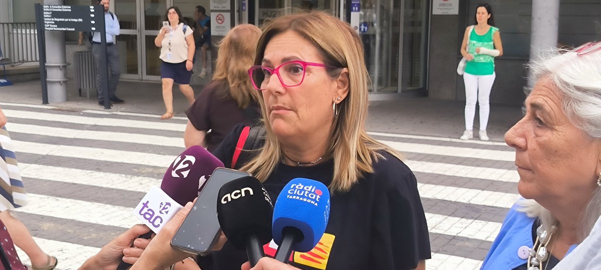 📢Avui, davant l’Hospital Joan XXIII de #Tarragona, hem atès els mitjans de comunicació per explicar les nostres reivindicacions en defensa d’un #EstatutMarc digne pel personal de la  sanitat pública.
<a href="/ccoocatalunya/">CCOO de Catalunya</a> <a href="/CCOOsanitat/">CCOOsanitat</a> <a href="/nuriaflori/">Nuria047</a> #SanitatEnLluita #estatutoparatodas