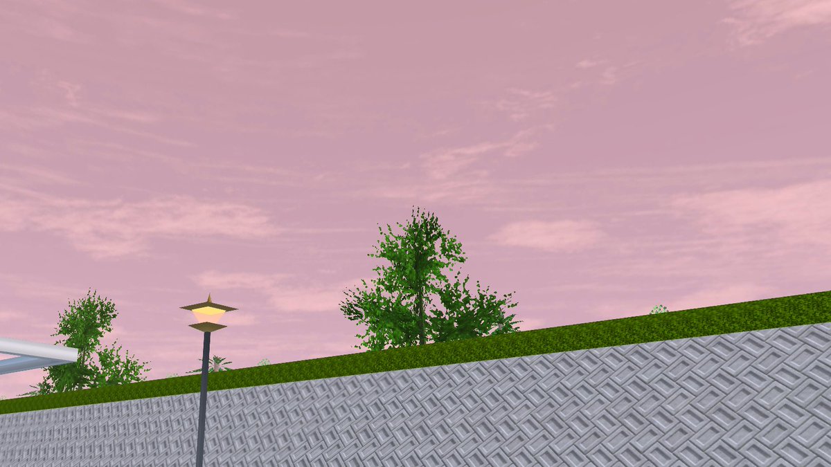 本日の業務は終了しました!
写真は今日の夕方に撮ったものです。
夕焼けがきれいだったので外に出て撮りました。
少し雲が多かったのか、くすんだ感じの色味ですが落ち着いた感じがしていいなと思いました!