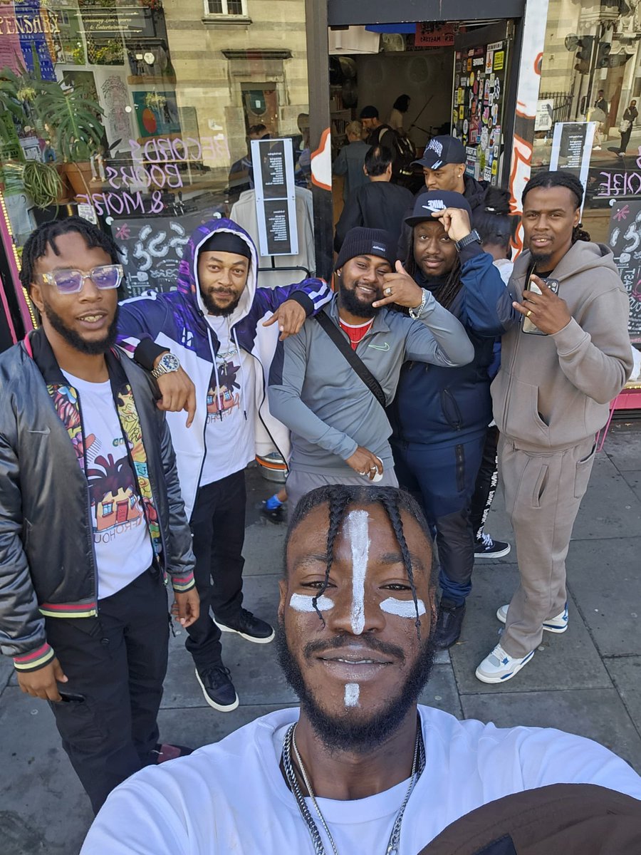 Boysayso__'s tweet image. We gathered again for the best independent music festival in London - South by South South East with live music performances and Djs @DashTheHenge @theolddispensary @thebearcamberwell Big shoutout to everyone that made it 💿

ogogororecords.com

#afrohouseuk 
#music 
#afro