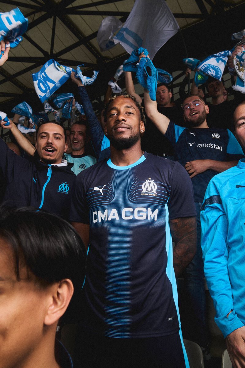 🎁 CONCOURS GIVEAWAY

Tente de gagner le nouveau maillot du Real Madrid 🤍🤍 ou de l'Olympique de Marseille 💙💙 25/26

1️⃣ Like &amp; RT
2️⃣ S'abonner
3️⃣ @ un ami en commentaire

Nombre de commentaires illimité 🍀
Bonne chance 🤞

#UCL #ChampionsLeague #TeamOM #RMAOM #HalaMadrid #Vini