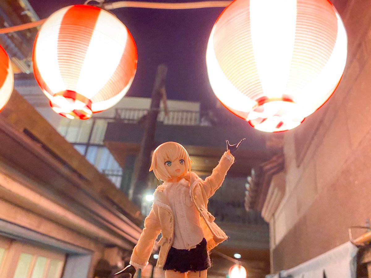 NiteWRice's tweet photo. Ah, to think that I would get to visit Japan again so soon…  🏮🏮🗾

ああ、まさかこんなに早くまた日本を訪れることになるとは… 🏮🏮🗾

#FAガール #フレームアームズガール #FAgirl #framearmsgirl #picconeemo #azonepicconeemo #azone #toyphotography #dollphotography https://t.co/9Z2uFzfrVk