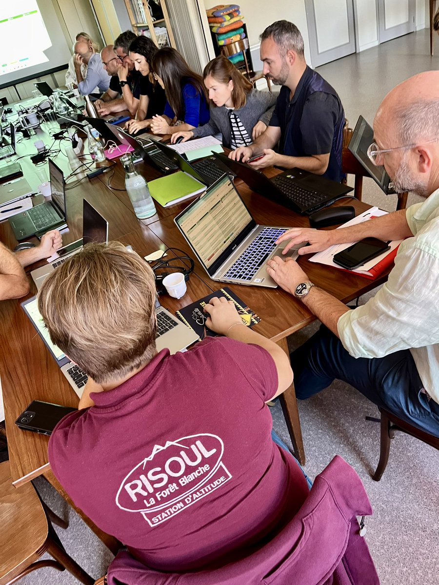 cci_paca's tweet photo. En ce moment à Villeneuve (04) 🔵 
14 #entreprises engagées depuis mai dans le parcours #ZeroCarbone #Montagne travaillent sur leur plan d’actions et créent des synergies
📌🔀 ✅ 2e séminaire de l’accompagnement #ReseauCCI @MaRegionSud @ClusterMontagne @GRDF
 🔜 horizon #JO2030 https://t.co/gylOD8Hc7W