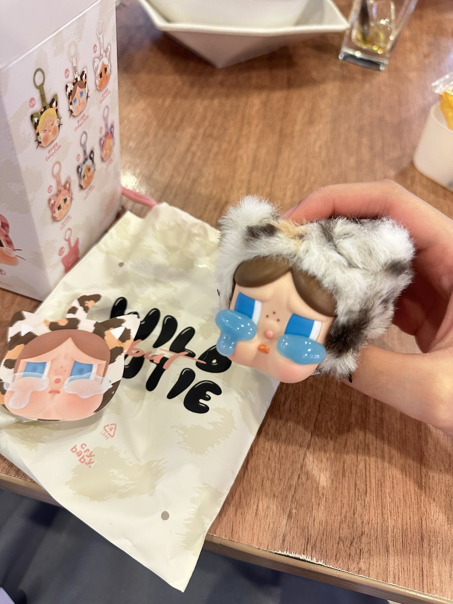 SIMP4RDOYIE's tweet photo. wtt / want to trade 

have : cry baby wild but cutie vintage 
want : cry baby wild but cutie neon

🍊 bisa!! ind only!! FRESH PULL

mention me after dm plz🥹🥹💖💖 https://t.co/Ev1Ea2M8R8