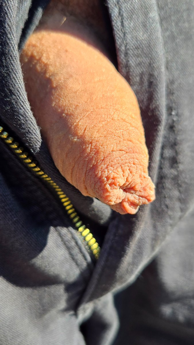 See my foreskin
#uncut , #foreskin , #dick , #cock , #penis