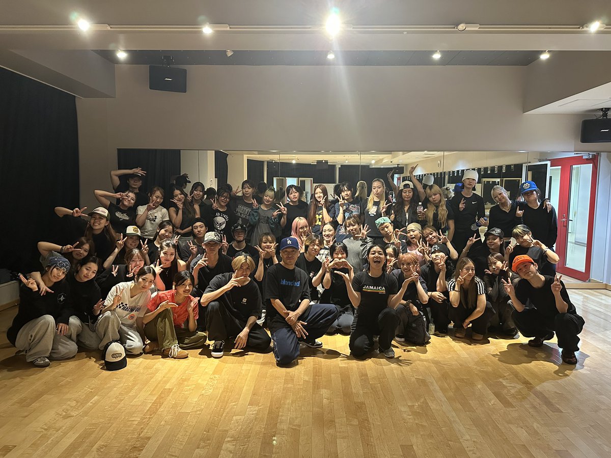 本日はコレオ専攻の実技テストでした！
みんなが1人ずつ踊って、しっかりSHIGE先生＆momoca renri先生に見て頂く贅沢な時間でした✨

#日本工学院 #dp