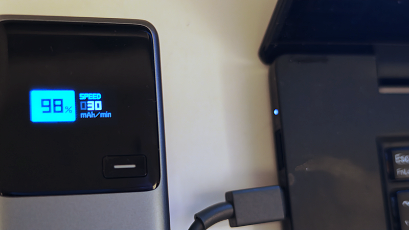 maxhocom's tweet photo. Причём, сейчас воткнул powerbank в свой Lenovo X1 Extreme Gen 3, у которого родной блок 135W, и он его питает на ура, вон пимпочка синим светится и у ноута никаких предъяв. Щас пойду куплю ещё четыре или восемь!
#Lenovo #Xiaomi #sooqa https://t.co/70QJ7RyJ15