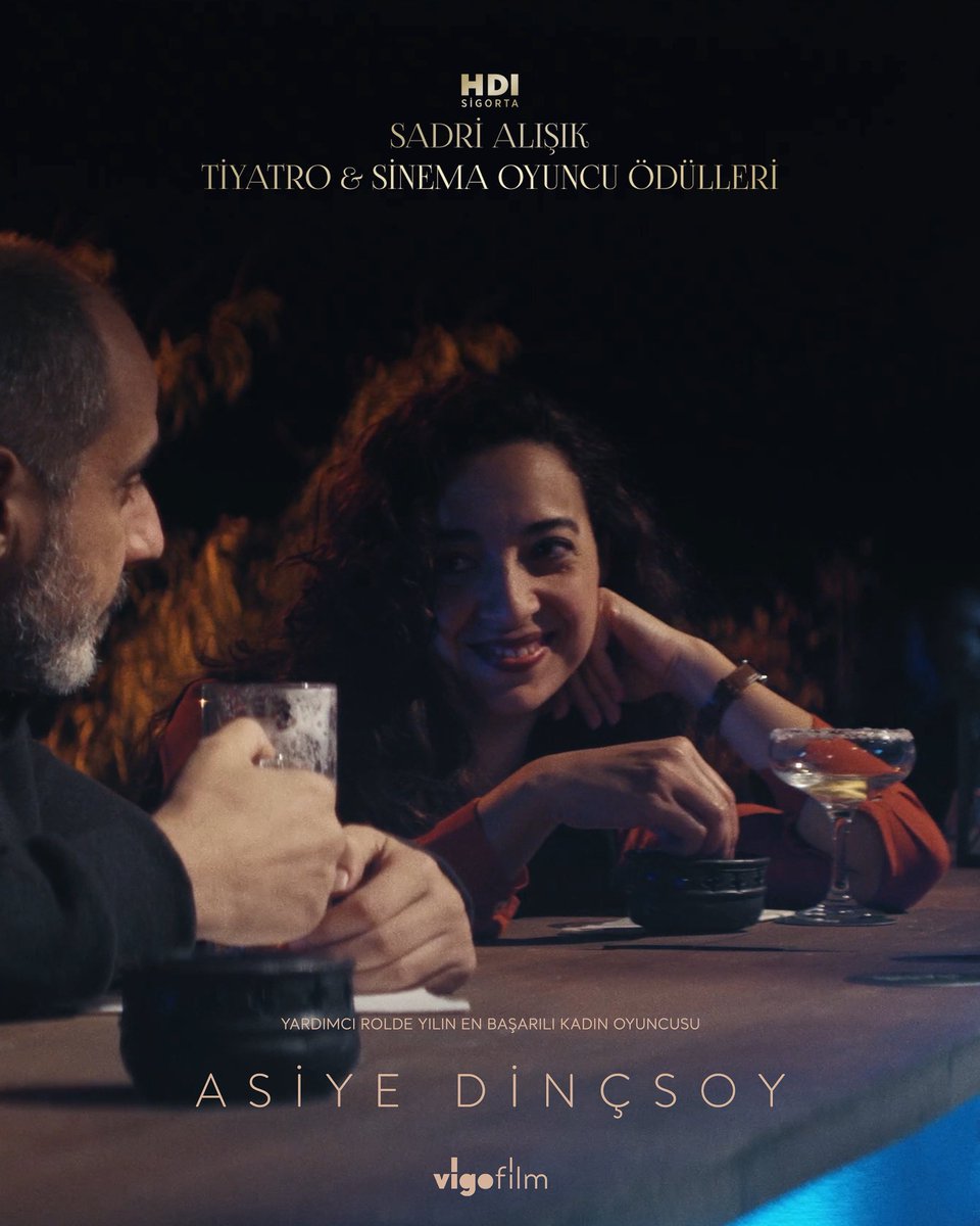 vigo_film's tweet photo. Dün akşam gerçekleşen 26. HDİ Sigorta Sadri Alışık Tiyatro Sinema Oyuncu Ödülleri töreninde, Erden Kıral Seçici Kurul Özel Ödülü takdim edilen Alp Öyken ve Yardımcı Rolde En Başarılı Kadın Oyuncu Ödülü’ne layık görülen @AsiyeDincsoy başta olmak üzere, https://t.co/oa23y8u3tk