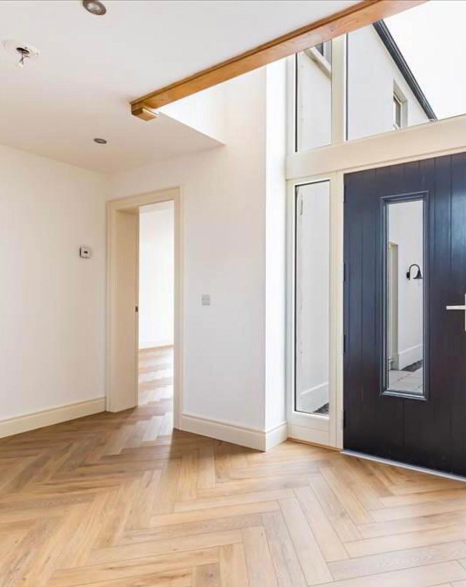 PFL_Ireland's tweet image. Lumber Herringbone from the Naturals Collection by #Coretec Floors, expertly installed throughout the ground #floor of a house by Lisnasure Home Interiors and Flooring of Dromore.