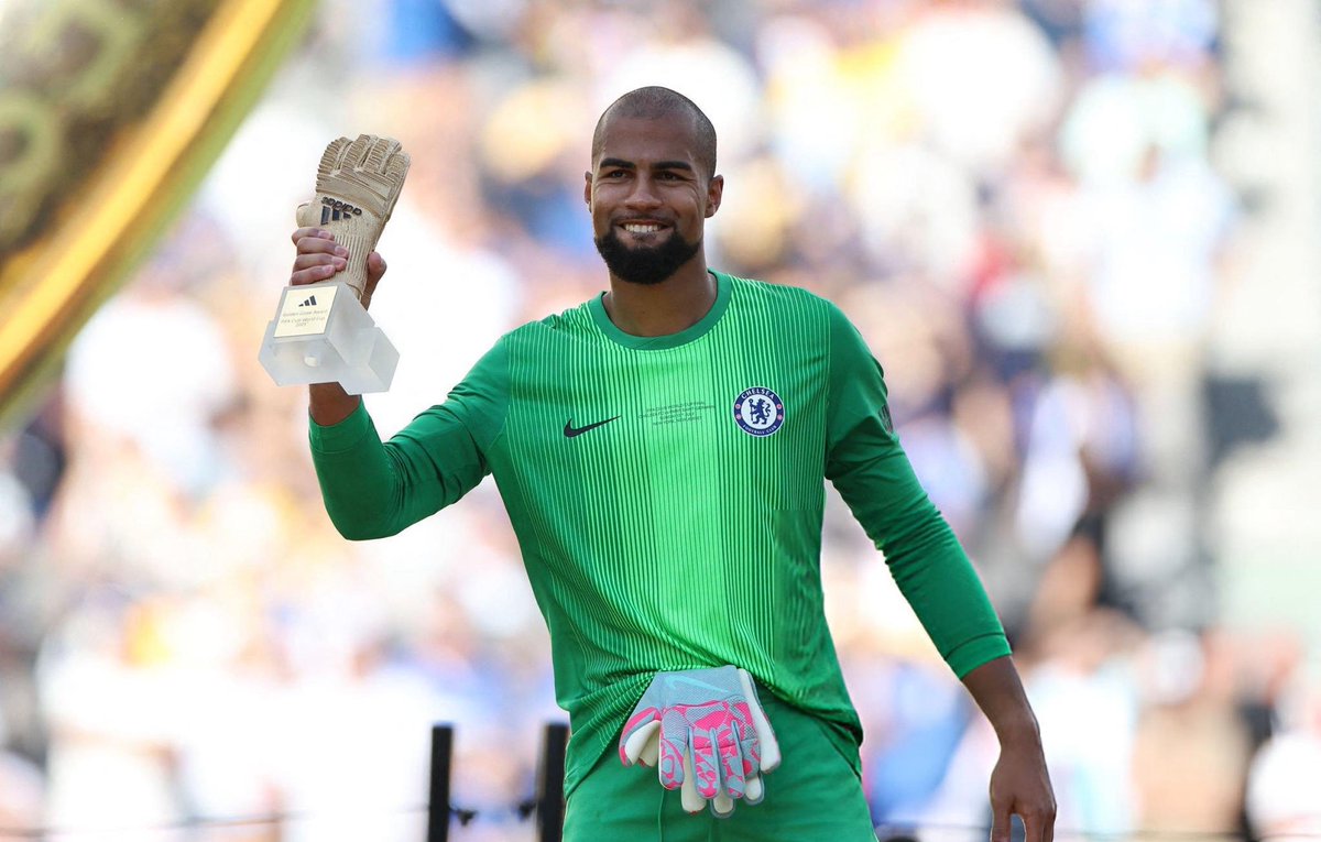 Unserious_Exrha's tweet photo. We don’t do local bro, International Golden Glove?? https://t.co/MMybtOukY9
