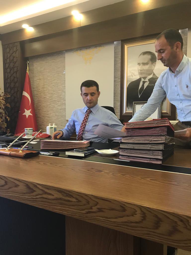m_nezir_sevim's tweet photo. 1.Sınıf Mülki İdare Amirliğine yükselen;
adalet,asalet,sadakat,feraset,basiret, cesaret,samimiyet,vefa,adanmışlık… hasletlerinin tezahürü devlet ve dava adamı devlet büyüğümüz ağabeyiz Avanos Kaymakamı Sn.Osman BİLİCİ kaymakamımızı tebrik ederim.❤️
@osmanerenbilici @mulkiidare https://t.co/RGoGn6ntFP