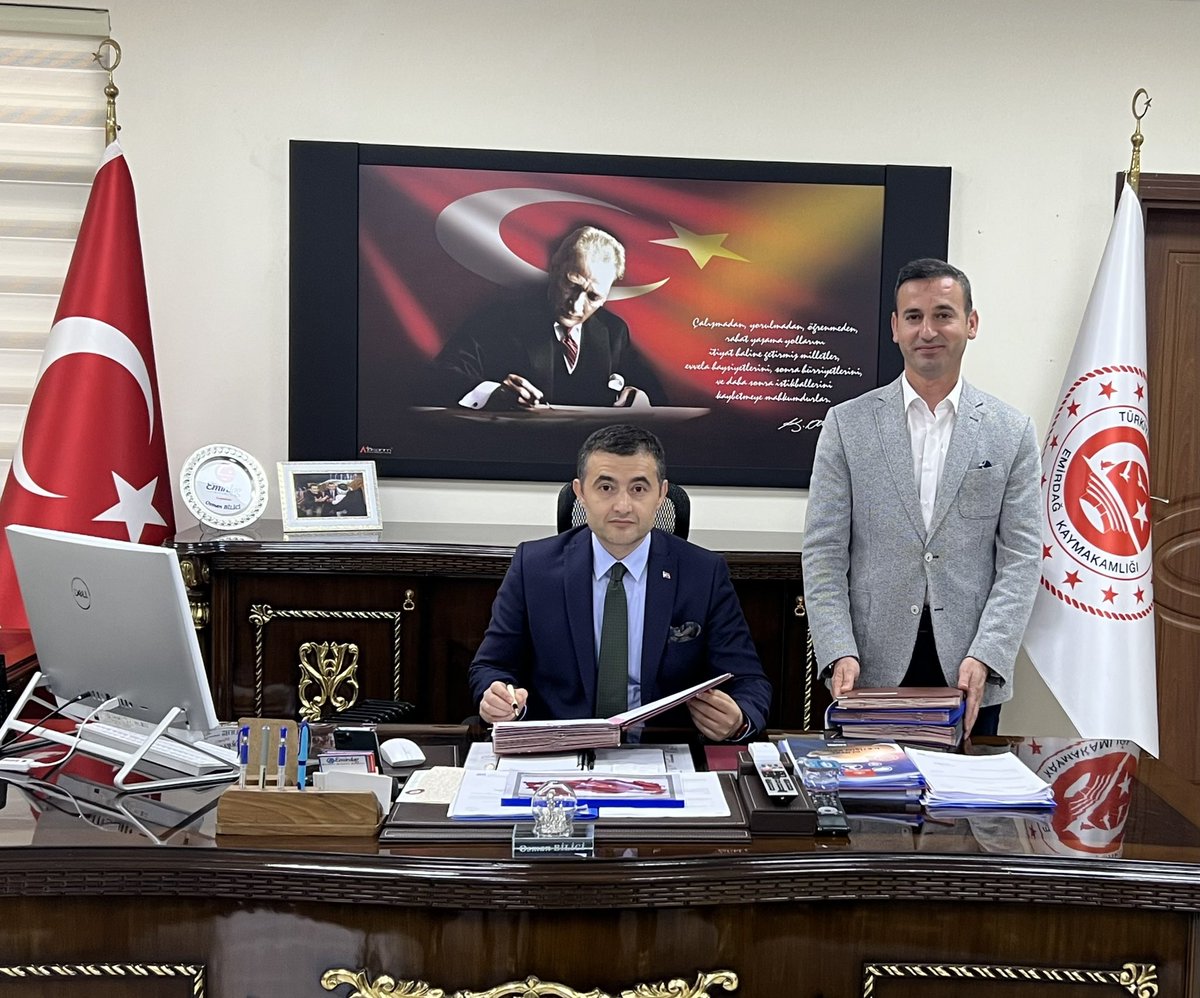 m_nezir_sevim's tweet photo. 1.Sınıf Mülki İdare Amirliğine yükselen;
adalet,asalet,sadakat,feraset,basiret, cesaret,samimiyet,vefa,adanmışlık… hasletlerinin tezahürü devlet ve dava adamı devlet büyüğümüz ağabeyiz Avanos Kaymakamı Sn.Osman BİLİCİ kaymakamımızı tebrik ederim.❤️
@osmanerenbilici @mulkiidare https://t.co/RGoGn6ntFP
