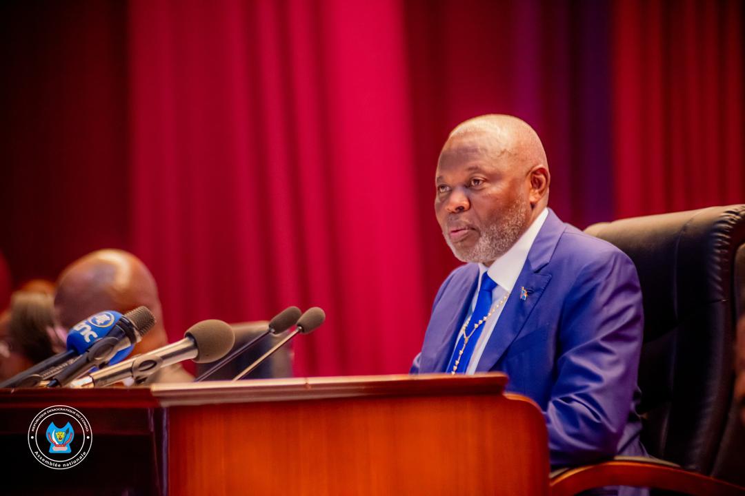 L'humilité précède toujours la gloire. C'est la Parole infaillible de Dieu qui le dit. Proverbe 15:33..Et l'humilité précède la gloire. Philippiens 2:8-9 Christ s'est humilié se rendant obéissant jusqu'à la mort de la croix..et Dieu l'a élevé en rendant son nom très Grand !