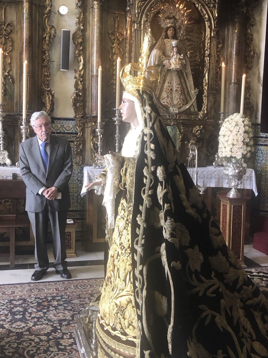 Día 16. Ha emprendido el viaje don Antonio Bustos. La foto es de su hija <a href="/cmacarenabr/">Macarena Bustos</a>. Sevilla pierde a uno de sus mejores hijos. Un abrazo a su mujer: ella lo echará de menos, como Macarena, como Antonio, como Juan. Don Antonio vuela por los cielos que ganamos…