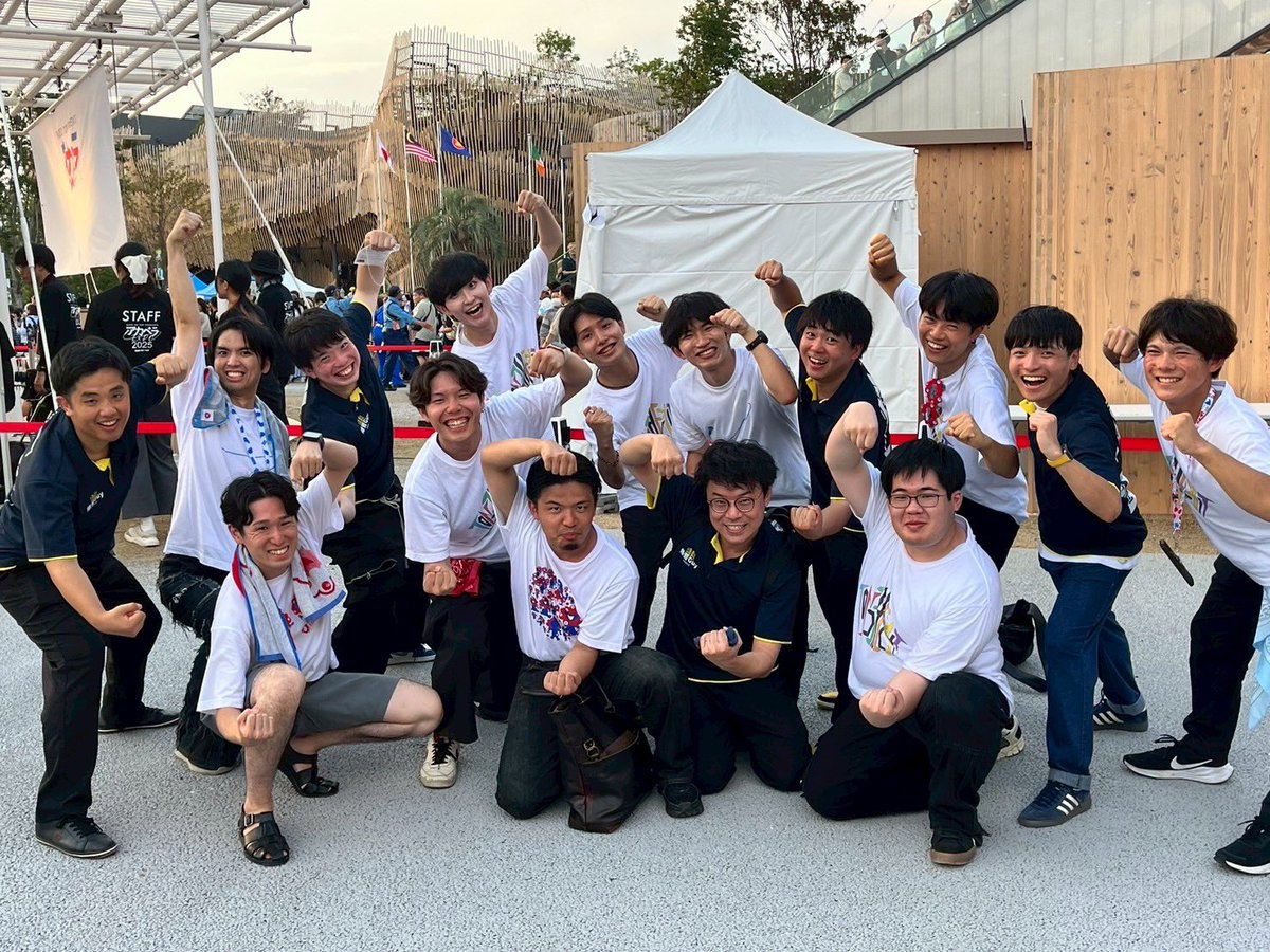 tone_check_it_J's tweet image. 🔴🔴アカペラEXPO振り返り1🔵🔵
爆音Guy(@BakuonGuy ) &amp;amp; JOW DANG!(@jowdang_tokai )の方々と📸✨

大阪・関西万博のステージで、東海の先輩方に囲まれて演奏ができたことが大変心強く、
私たちの演奏中も盛り上げてくださり、幸せな時間でした🙇‍♂️

本当にありがとうございました！！
#アカペラEXPO2025