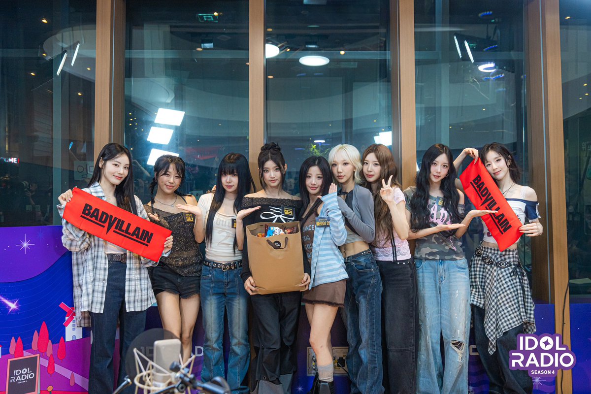 [#아이돌라디오4 앨범 250915]

EP#156 주인공은 배드빌런! 🎬장르는 THRILLER‼️ (스페셜 DJ 아르테미스 희진, 진솔)

이번 아이돌 라디오 너무 핫하다❤️‍🔥
왜냐면 희진솔이랑 배드빌런이 함께해서..

<a href="/official_artms/">Official ARTMS</a>
<a href="/BADVILLAIN_BPM/">BADVILLAIN OFFICIAL</a>

#MBC #IDOLRADIO #아이돌라디오 #ARTMS #아르테미스 #희진 #진솔