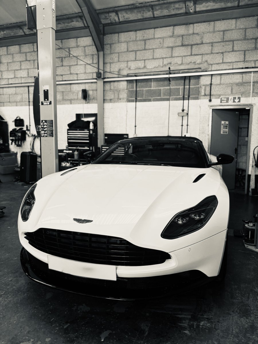 Your Tuesday morning distraction ... 😍😍

(DB11 in the workshop for a service. ❤)

#astonmartin #astonmartinv8 #v8 #db11 #fastcars #sportscar #prestigecars