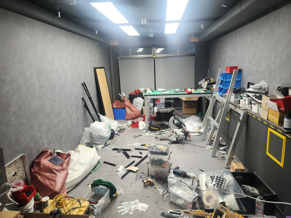 Airmodeling tweet media