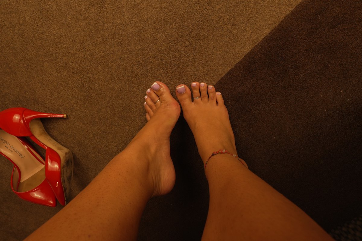 Your POV vs <a href="/TheGoddessStel/">Goddess stella✨</a>💫POV 📸
Such a stunning pedi 😍🤩