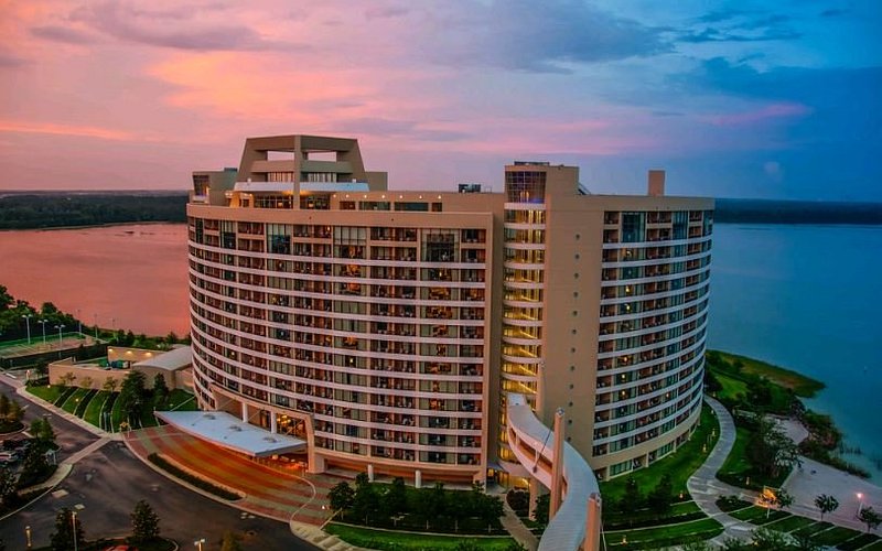 On this day in 2008, Disney World announced plans for Bay Lake Tower at the Contemporary Resort. I love this resort and need to stay there again now that they've refurbished the rooms because they really needed it. 

#WaltDisneyWorld #ContemporaryResort #BayLakeTower