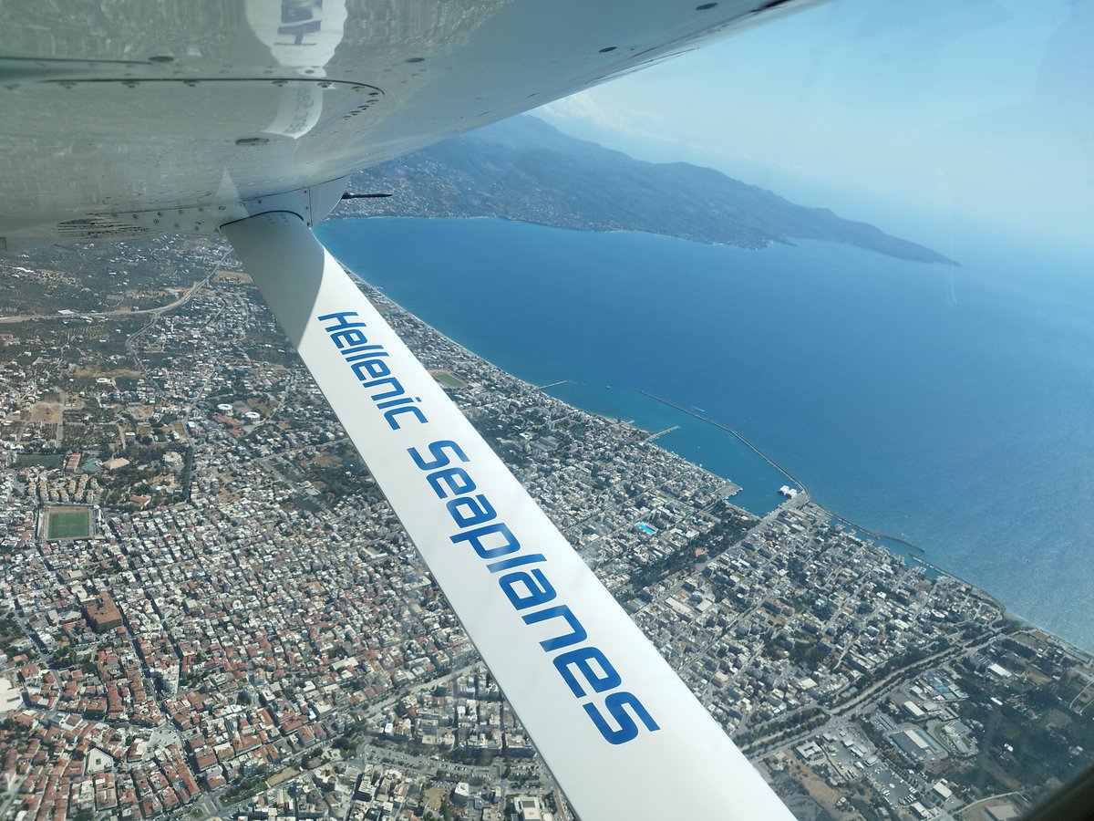 HellenicSeaplan's tweet photo. H 1η έλευση υδροπλάνου στο λιμάνι της Καλαμάτας είναι γεγονός με την πτήση από Αθήνα να πραγματοποιείται σε μόλις 35' ! #hellenicseaplanes #connectingreece https://t.co/ix5sVjtS36