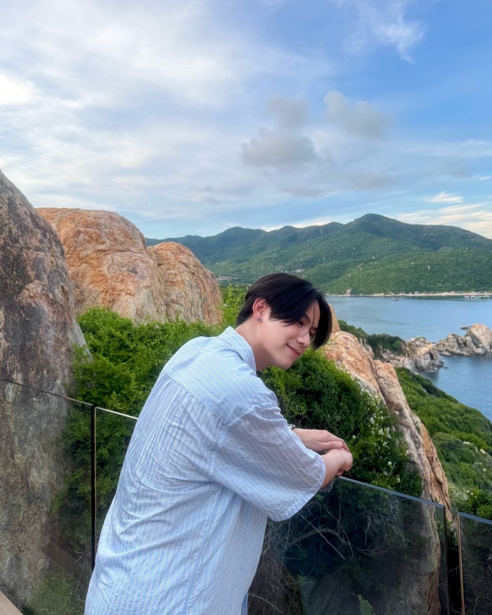 satangktp's tweet photo. Into the blue 🩵 https://t.co/9engXLOSy6