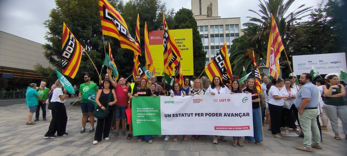 ✊ Avui davant l’Hospital Joan XXIII a #Tarragona ens hem concentrat per exigir un #EstatutMarc digne pel personal de sanitat pública 
✅ Jornada de 35h
✅ Requalificació professional i retributiva
✅ Jubilació anticipada i parcial
✅ i més coses
<a href="/CCOOsanitat/">CCOOsanitat</a> <a href="/ccoocatalunya/">CCOO de Catalunya</a>