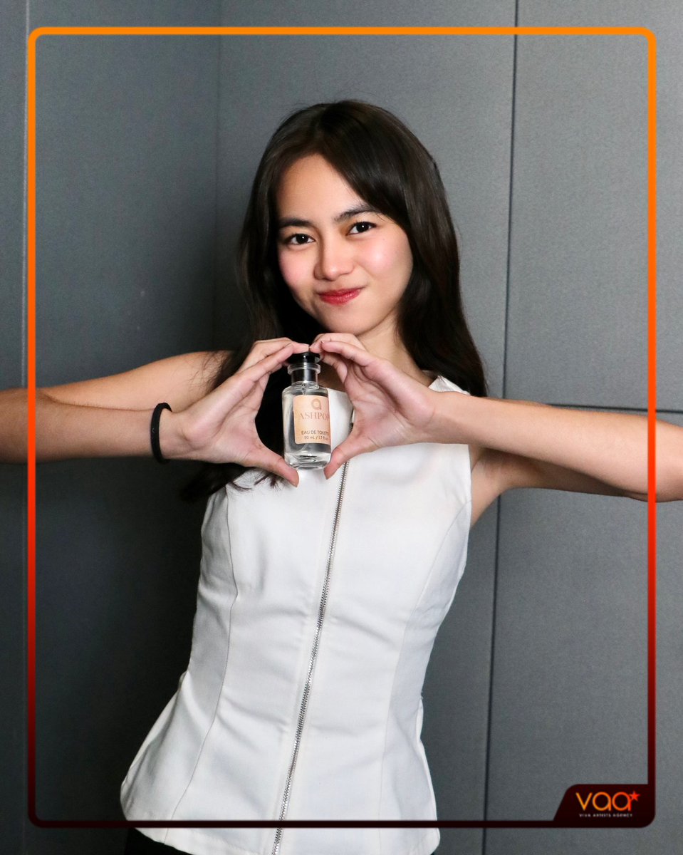 VivaArtists_'s tweet photo. HAPPENING NOW | TikTok LIVE of Ashtine Olviga for her brand new scent, Ashpop! π
Watch the LIVE on her account: @_ashtineolviga
#AshtineOlviga #ASHPOP #VAA #VivaBeauty https://t.co/naXMH4svTQ