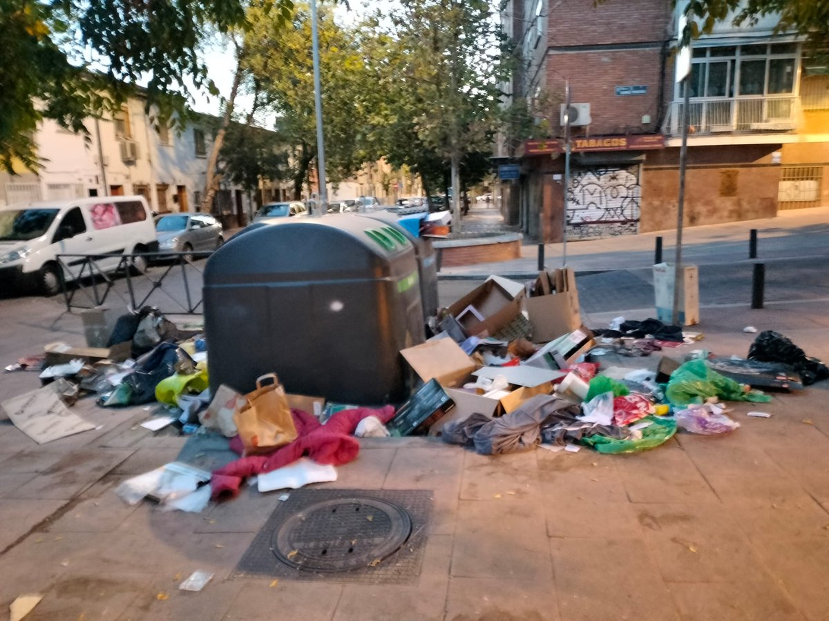 Me encanta el barrio... 🤦🏻🤦🏻
#madridestasucio
#simancasabandonado
#sanblasabandonado