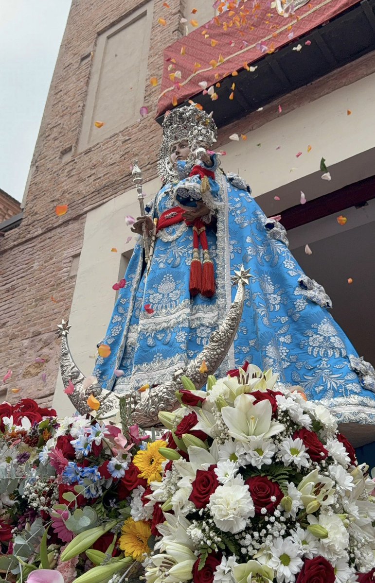 juan2FD's tweet photo. Murcianistas pedís vuestro deseo a la patrona del glorioso e inmortal Real Murcia. 

📸 @renabis https://t.co/NUbhB08S6H
