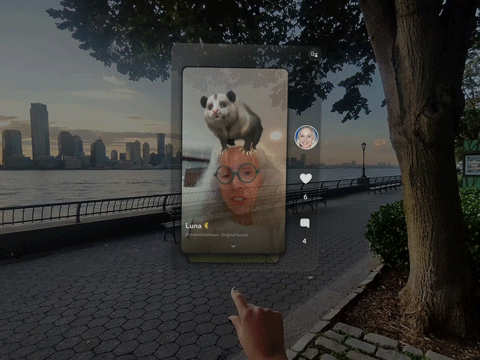 AppleX4_'s tweet image. 🚀 Snapchat presenta Snap OS 2 para sus Spectacles AR: nuevo navegador con WebXR, lentes 3D para Spotlight y Gallery, y hasta modo viaje para usar en avión o coche. Las gafas AR llegarán en 2026 👓
#Snapchat #AR #Spectacles