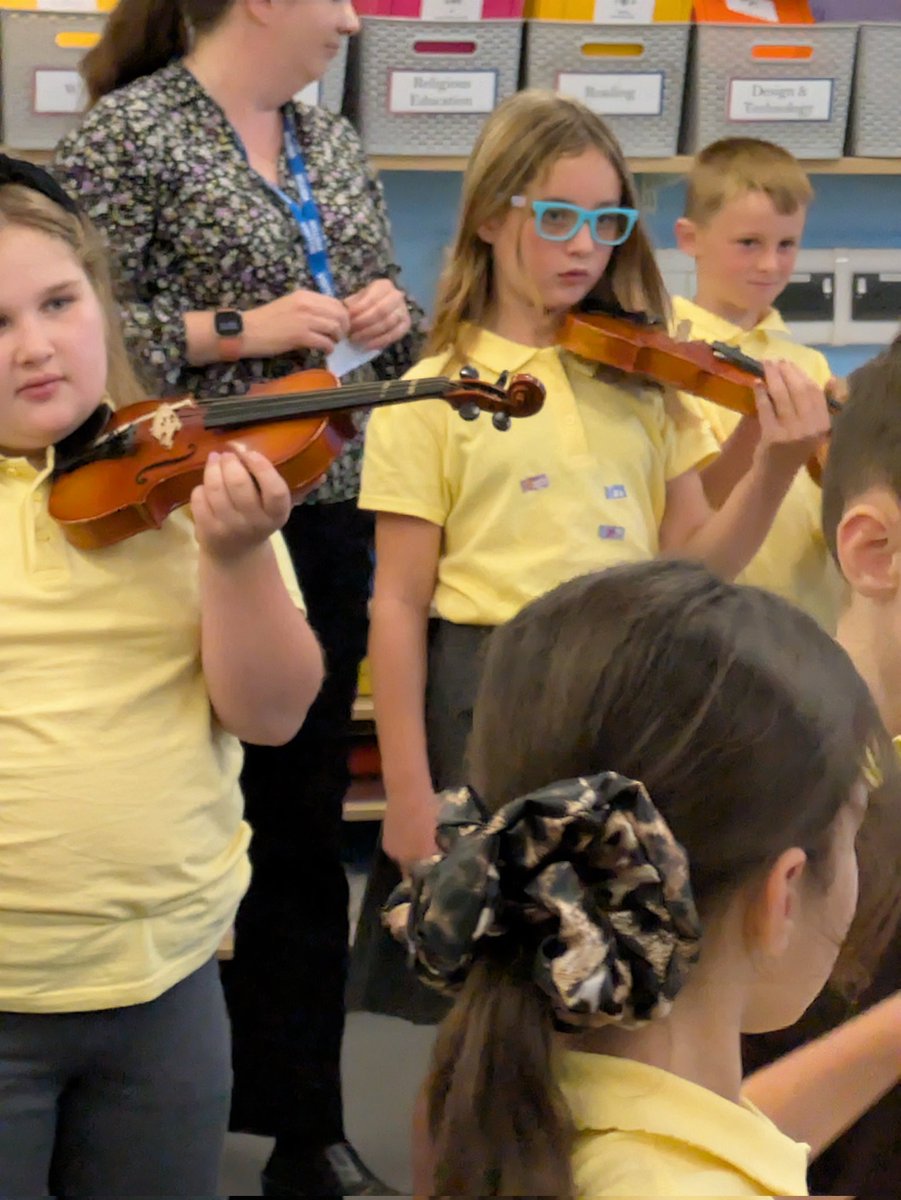 EastfieldPSHull's tweet photo. #eps4AB getting to grips with a violin today. https://t.co/hJGv2gALWy