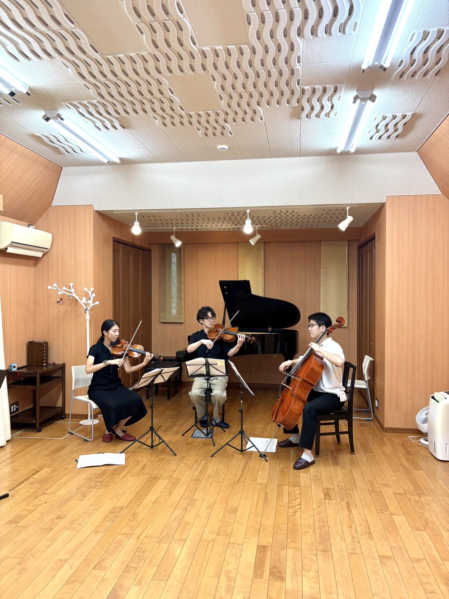 🎶 熊川宿若狭芸術祭「おむすびコンサート」リハーサル！
東京フィルハーモニー交響楽団のコンサートマスター・近藤薫さんをはじめ、同楽団の仲間たち、そして福井ゆかりの「越のルビーアーティスト」たちが集まり、特別な弦楽五重奏を奏でます✨

若狭でしか生まれない、この瞬間の音楽をぜひ！