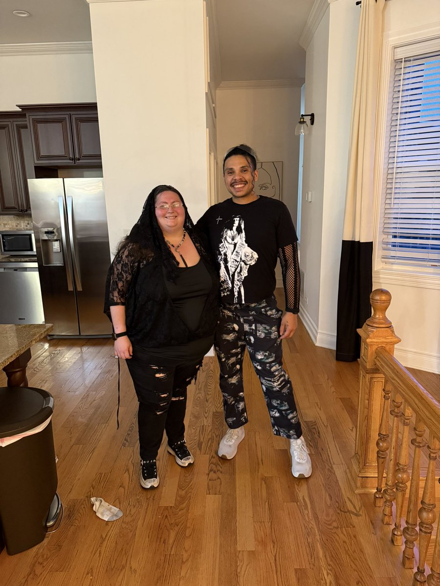 Had the best time seeing <a href="/ladygaga/">Lady Gaga</a> for the first time last night! It was made even better by getting to hang out with <a href="/LUVDRUGKILLAH/">Ⴑ ИOT⅃OƆ</a>!