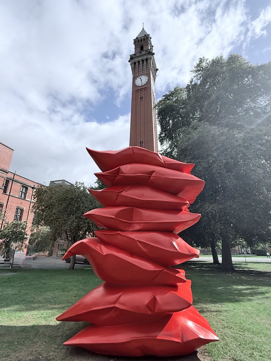 PeterLeadbetter's tweet image. “Red Pillows Stack” Interesting new Sculpture at University of Birmingham…just in time for new term….any comments Joe!  ⁦@oldjoeclock⁩ ⁦@unibirmingham⁩ ⁦@sculpturecenter⁩ ⁦@birmingham_live⁩ #sculptures ⁦@BhamUpdates⁩ ⁦@GuildofStudents⁩
