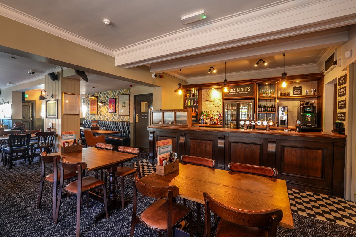 PDSDesignBuild's tweet image. We’re proud to have delivered a full refurbishment for Greene King.

Working alongside Design Management Partnership, our team was led by Greene King Project Manager Joe Greives, PDS Project Manager Joe McMullan and Site Manager Paul Brown.